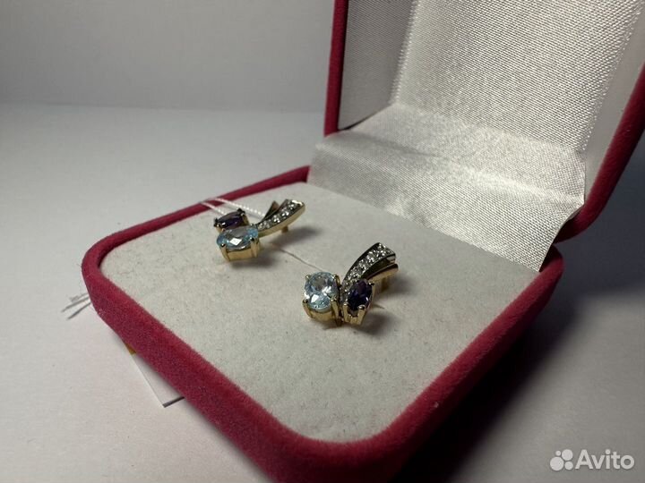 Серьги с камнями золотые