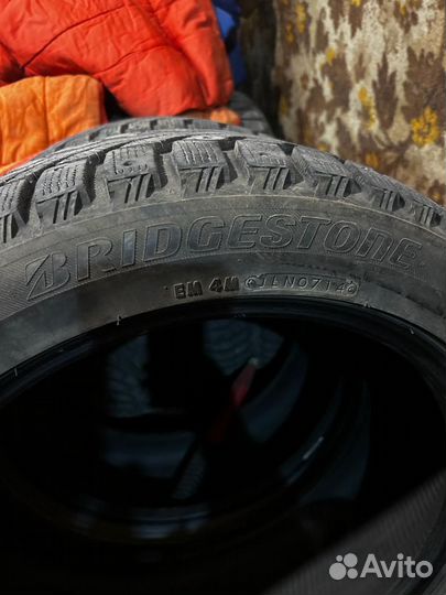 Bridgestone Blizzak Spike-01 215/50 R17 91