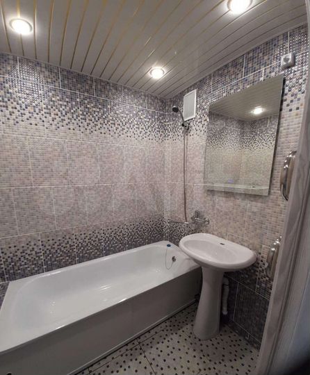 2-к. квартира, 52 м², 2/5 эт.