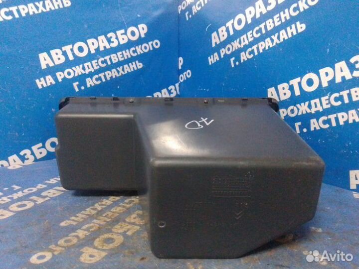 Бардачок Peugeot Partner легковой универсал KFW10