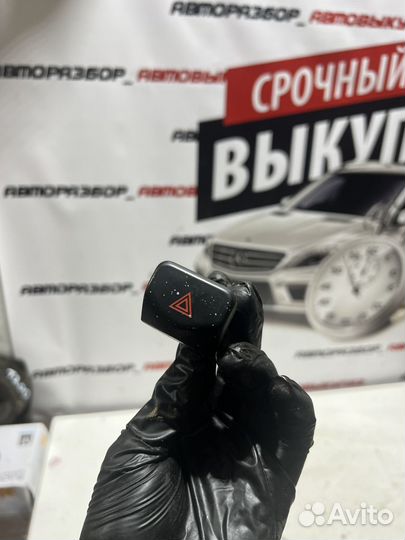Кнопка аварийной сигнализации Nissan Note