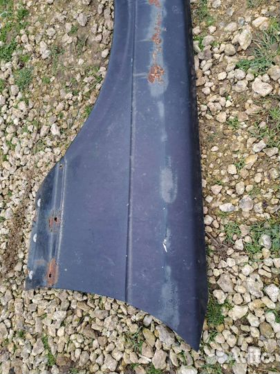 Крыло переднее левое Mercedes w126