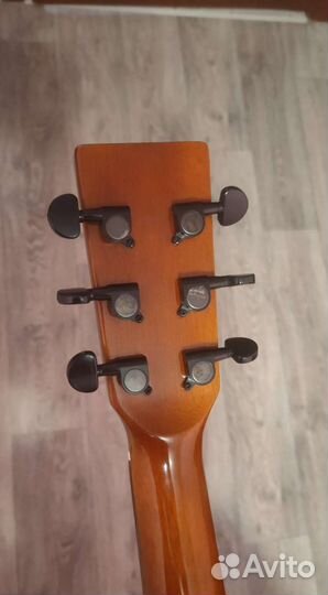 Акустическая гитара(массив)