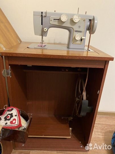 Швейная машина Подольск 142
