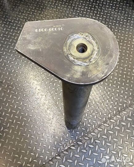 Палец 61Q6-00010