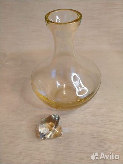 Набор графин и шесть рюмок жёлтое стекло