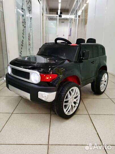 Детский электромобиль toyota