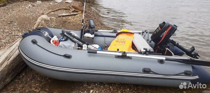 Продам лодку с мотором