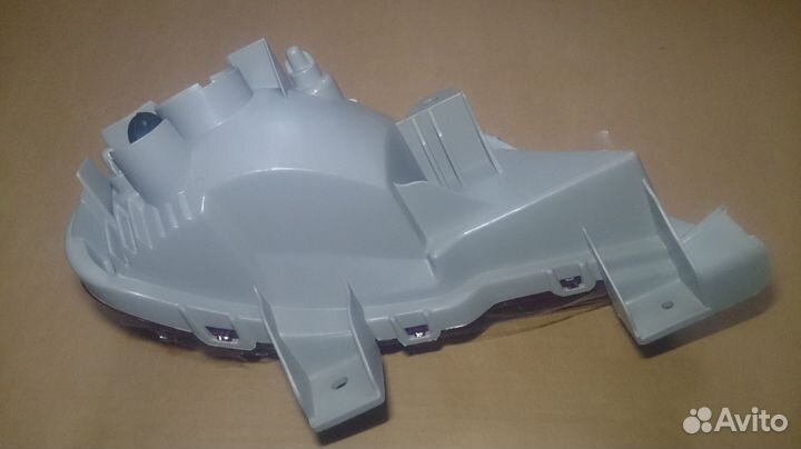 Фонарь в задний бампер Mitsubishi Pajero Sport 2