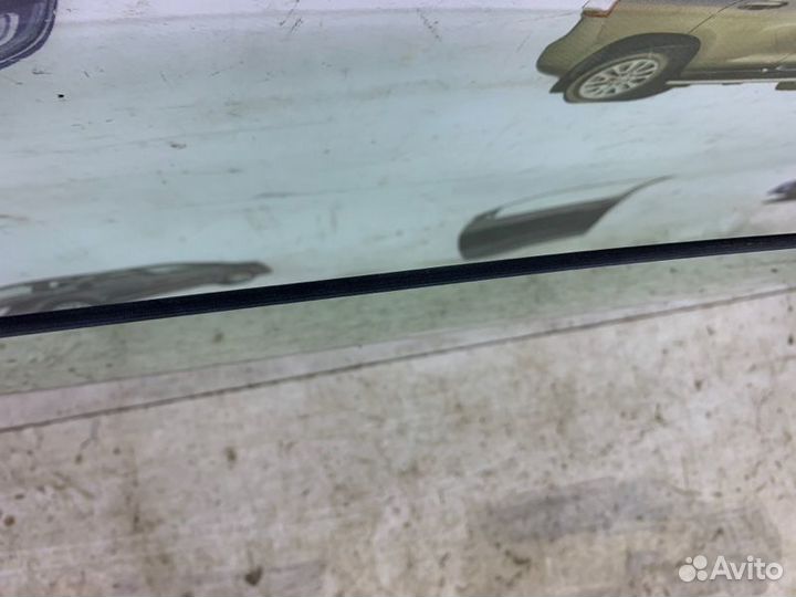 Стекло двери переднее правое Toyota Land Cruiser