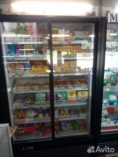 Холодильник двухкамерный,дверь стекло