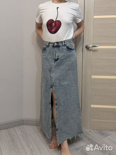 Джинсовая юбка длинная с разрезом