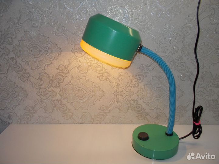 Лампа настольная