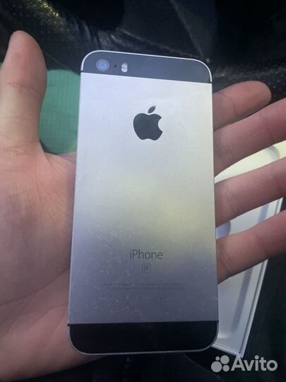 iPhone SE, 32 ГБ