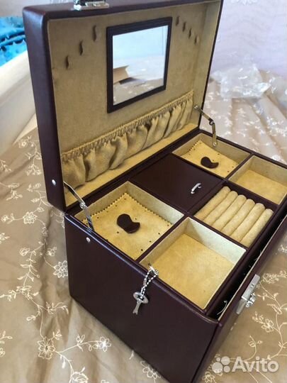 Шкатулка для украшений кожа