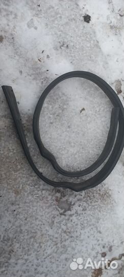 Уплотнитель капота Honda Pilot