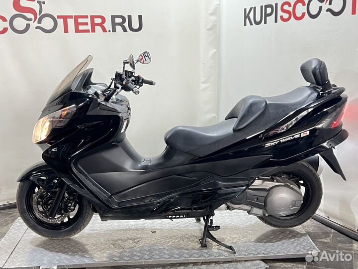 Максискутер Suzuki Burgman (SkyWave) 400