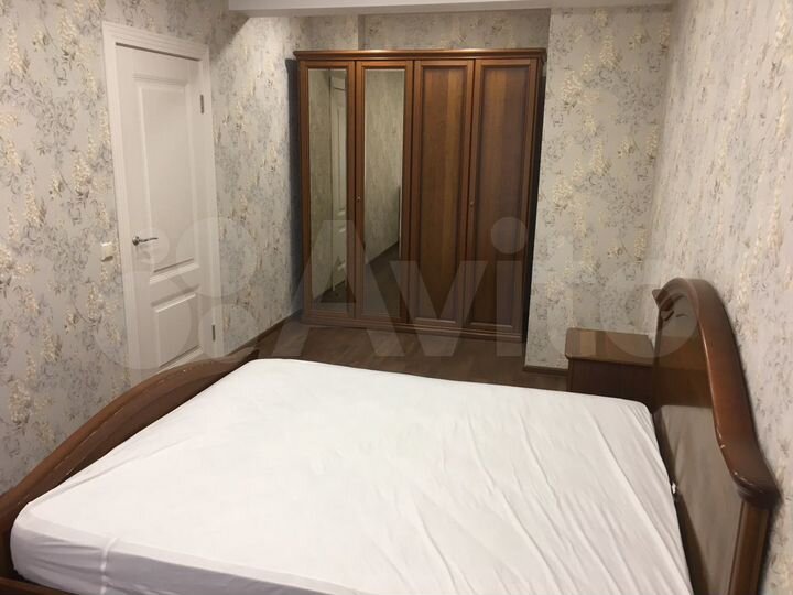 2-к. квартира, 64 м², 1/15 эт.