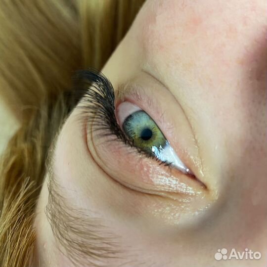 Наращивание ресниц, модель