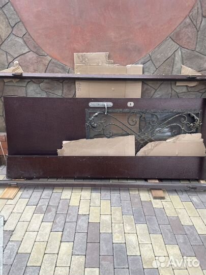 Дверь металлическая наружная