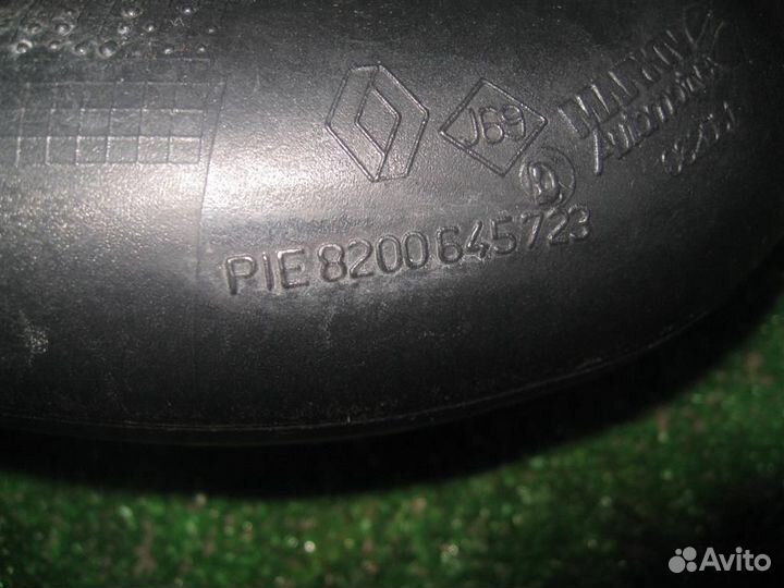 Патрубок интеркулера Renault Scenic 3 (JZ) 2010