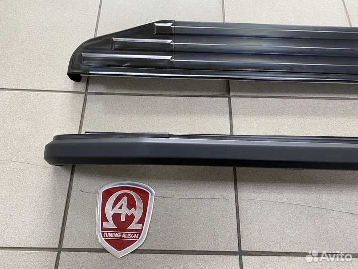 Пороги внешние Premuim Black Toyota Rav-4 2013+