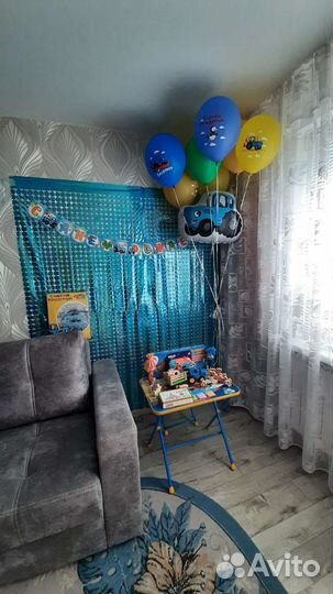 Фотозона на день рождения в стиле Синий трактор