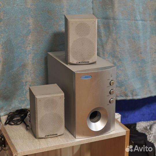 Компьютерные колонки с сабвуфером