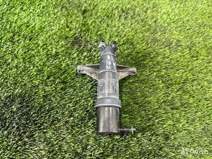 Форсунка омывателя фар передняя правая Bmw 5 E60