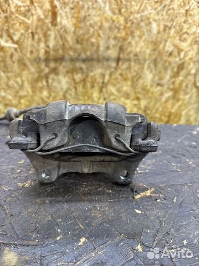 Суппорт тормозной передний правый Renault Logan 2