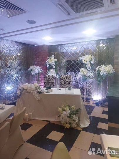 Оформление свадеб: президиум, столы гостей, букет