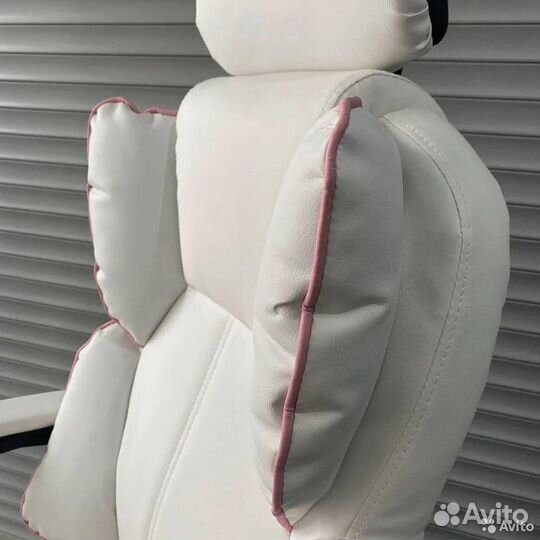 Компьютерное кресло Universal с подголовником