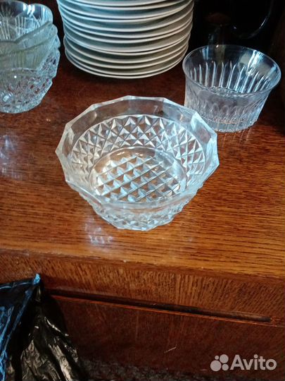 Салатницы хрустальные и пепельницы