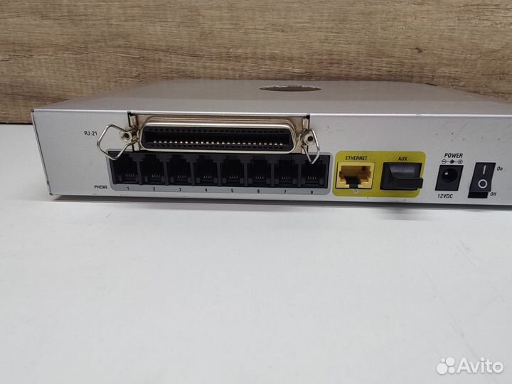 Телефонный адаптер Linksys SPA8000