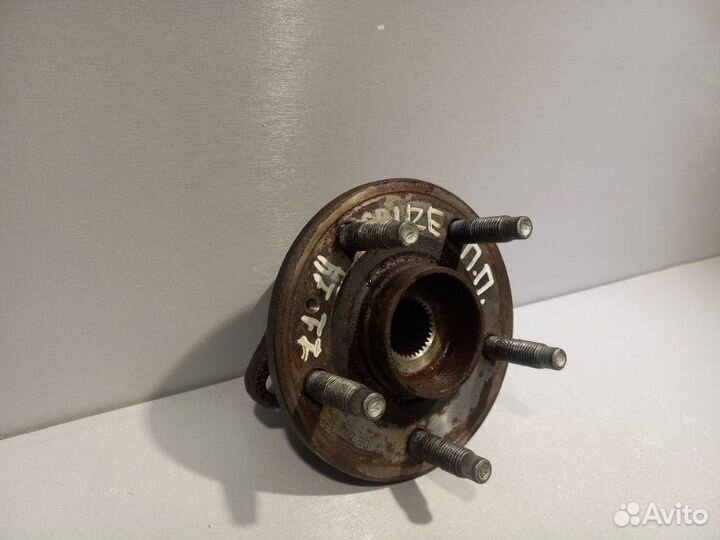 Ступица передняя правая Chevrolet Cruze хэтчбек