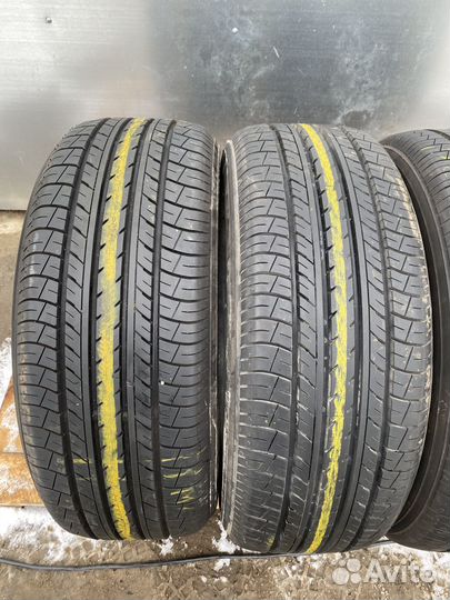 Yokohama dB Decibel E70 215/55 R17