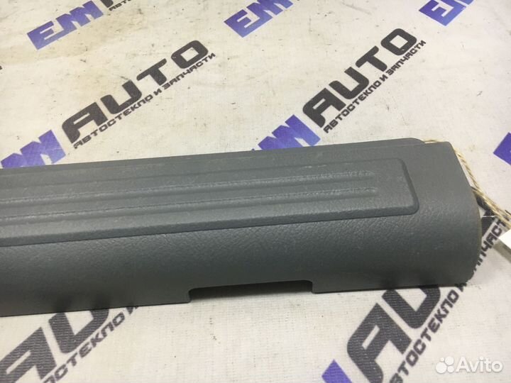 Накладка порога передняя правая Шевроле Лачетти