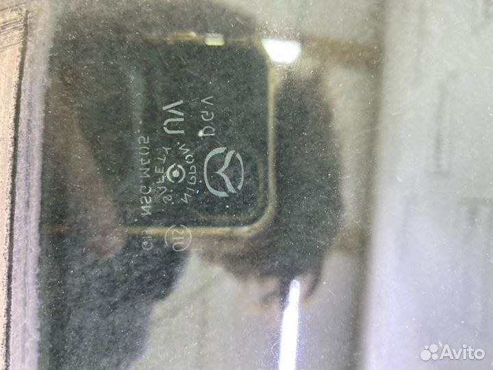 Стекло двери переднее правое Mazda 6 GH 2008