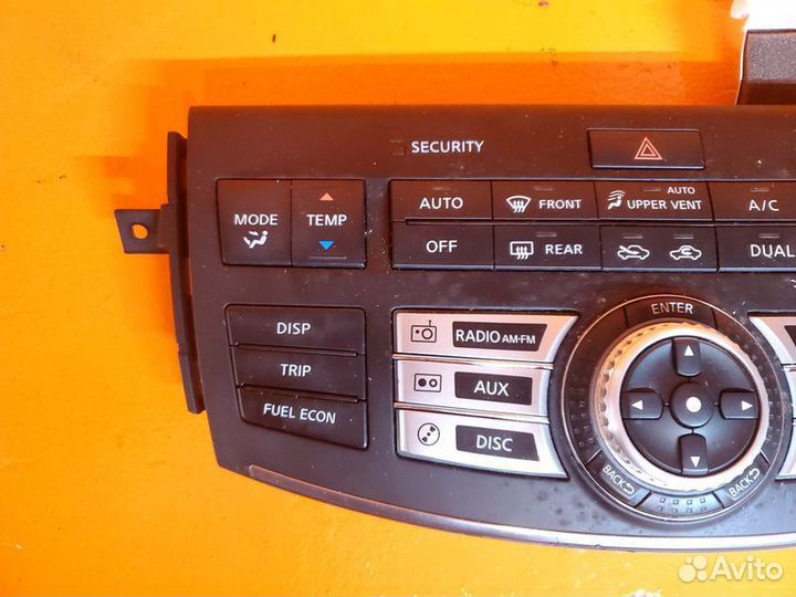 Блок управления климат-контролем и магнитолой