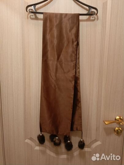 Шёлковый шарф с кисточками из норки