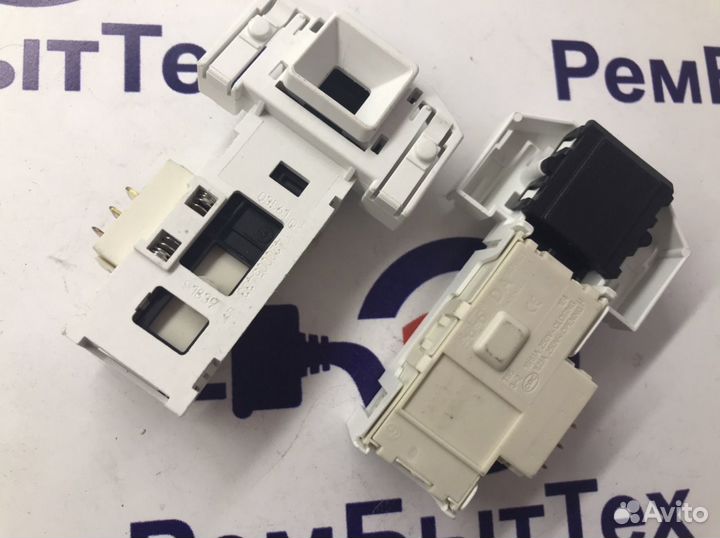 Блокировка дверцы люка (замок)