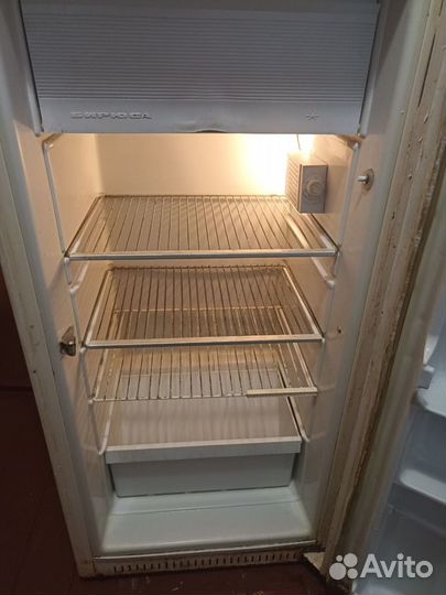 Холодильник рабочий Бирюса