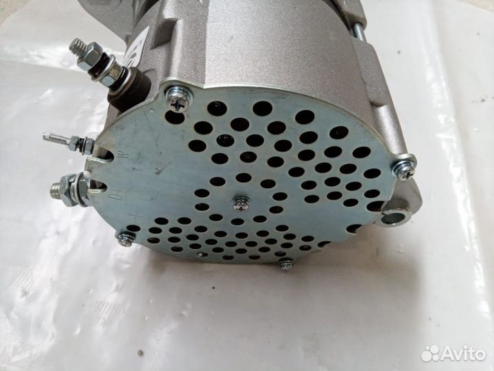 Генератор JFZ256 (28V, 50A) оригинал двигателя Sha