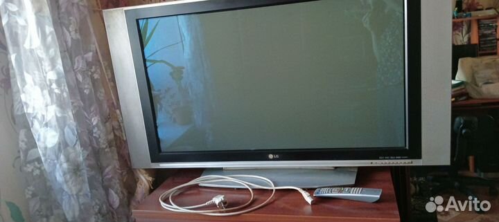 Телевизор LG 42 дюйма