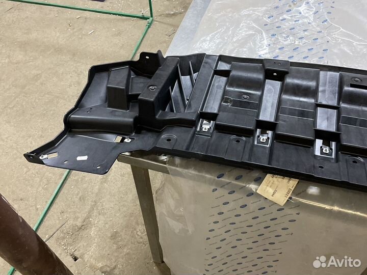 Дефлектор вентиляционный нижний kuga (2012)