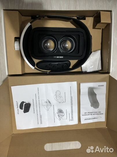 Шлем VR с пультом
