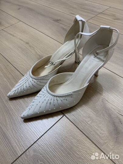 Босоножки 37.5