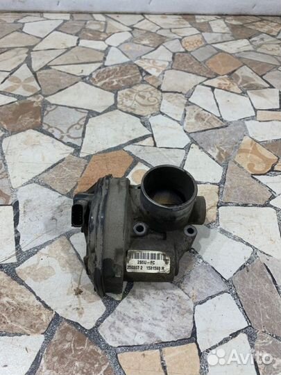 Дроссельная заслонка Ford Focus хэтчбэк 1.6 hwdb
