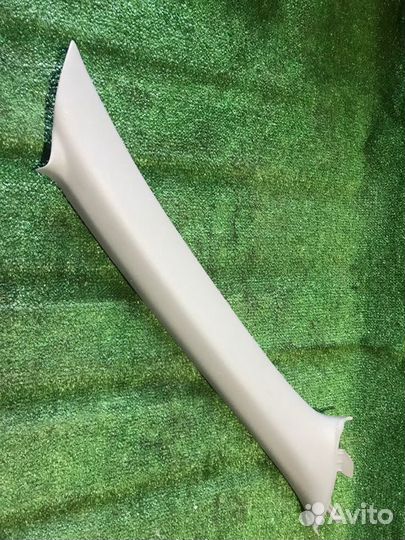 Накладка стойки лобового стекла правая Mitsubishi