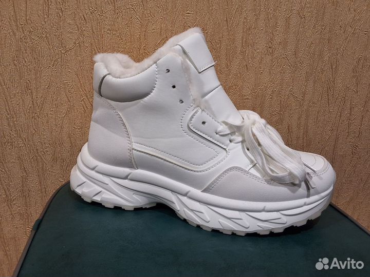 Кроссовки зимние женские 41 размер белые